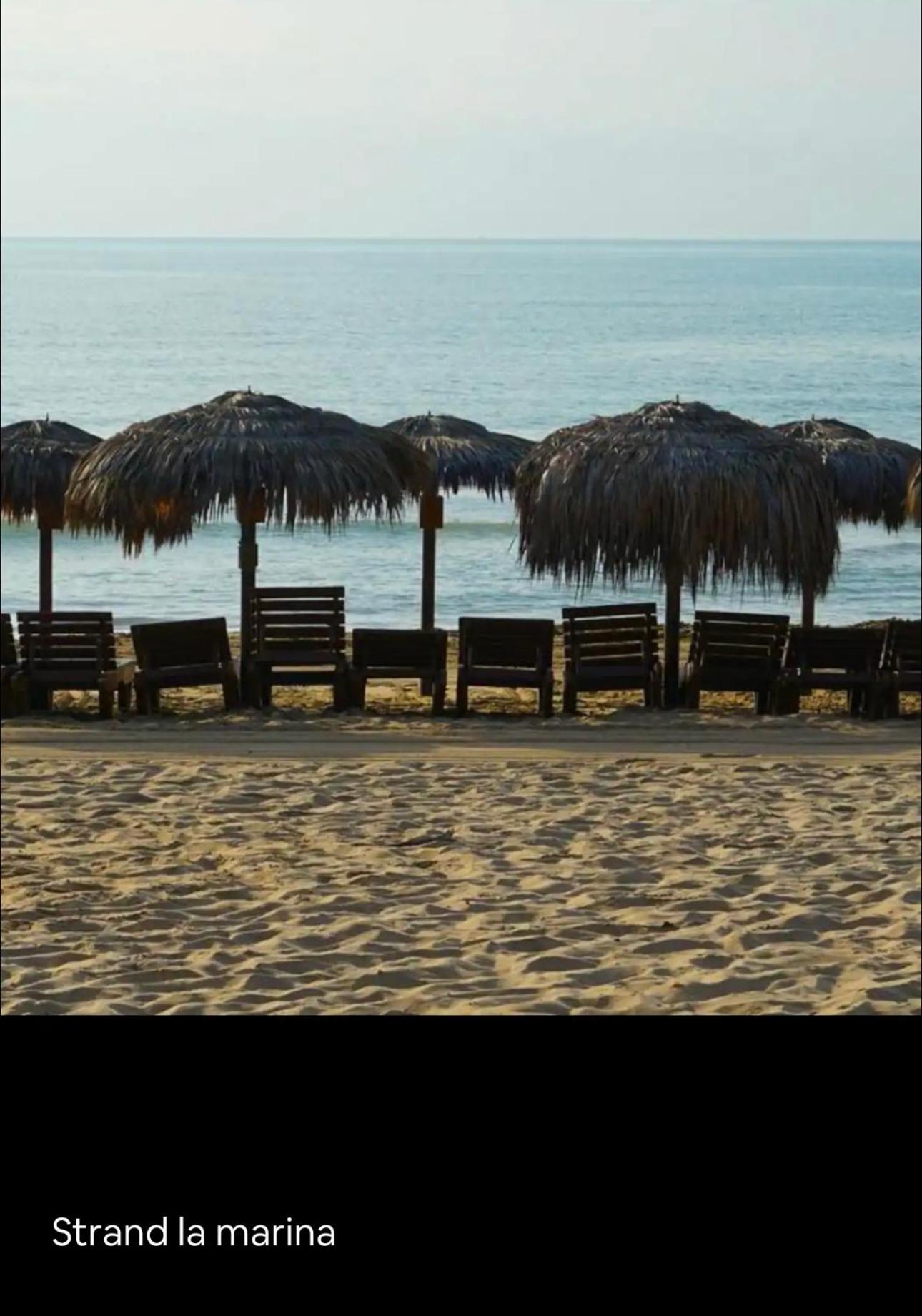 Beach house La Marina