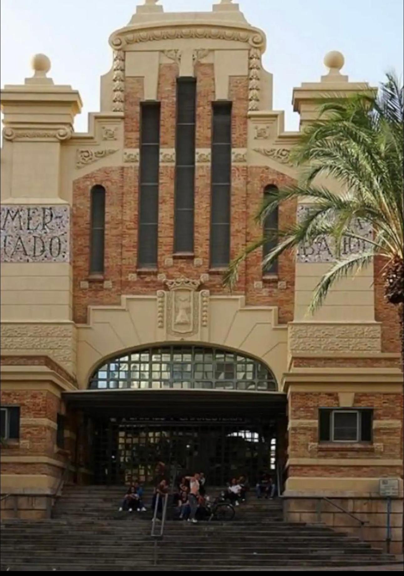 Beach house La Marina