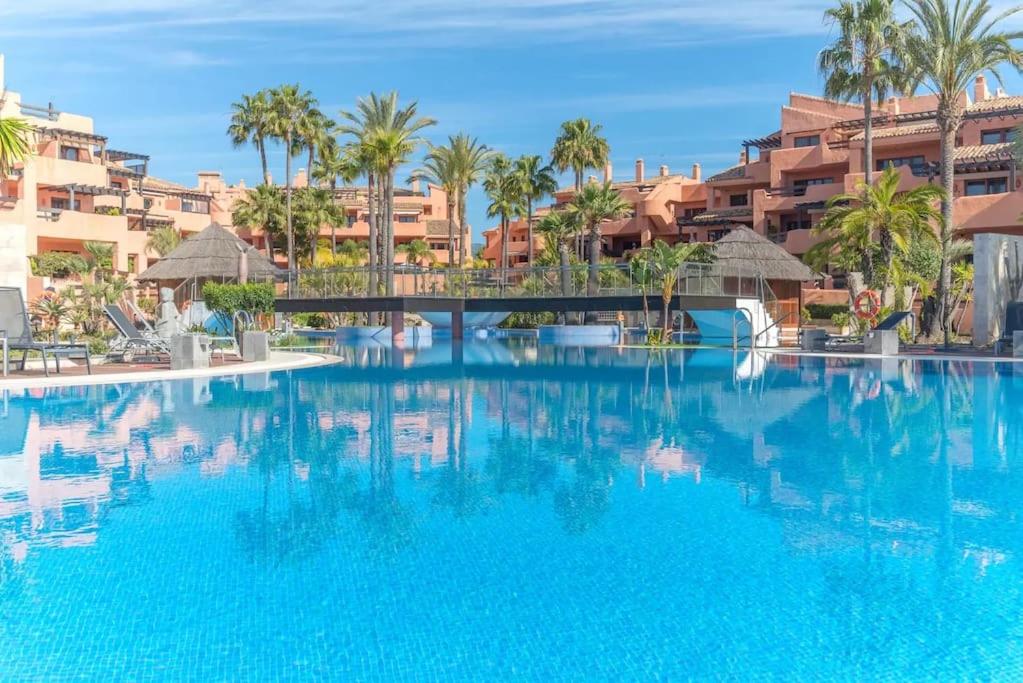 Hotel Luxurious Two Bedroom Apartment In Mar Azul, Estepona