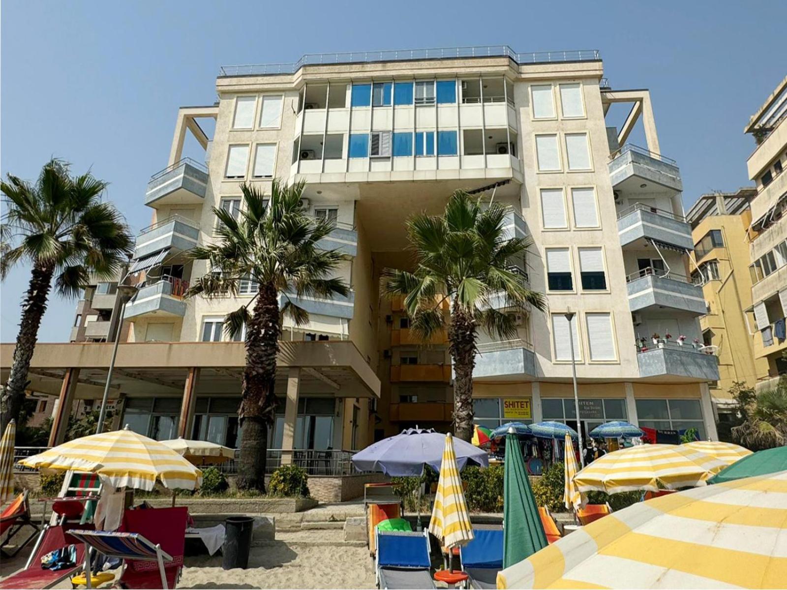 Mona Seaside Apartment with Parking