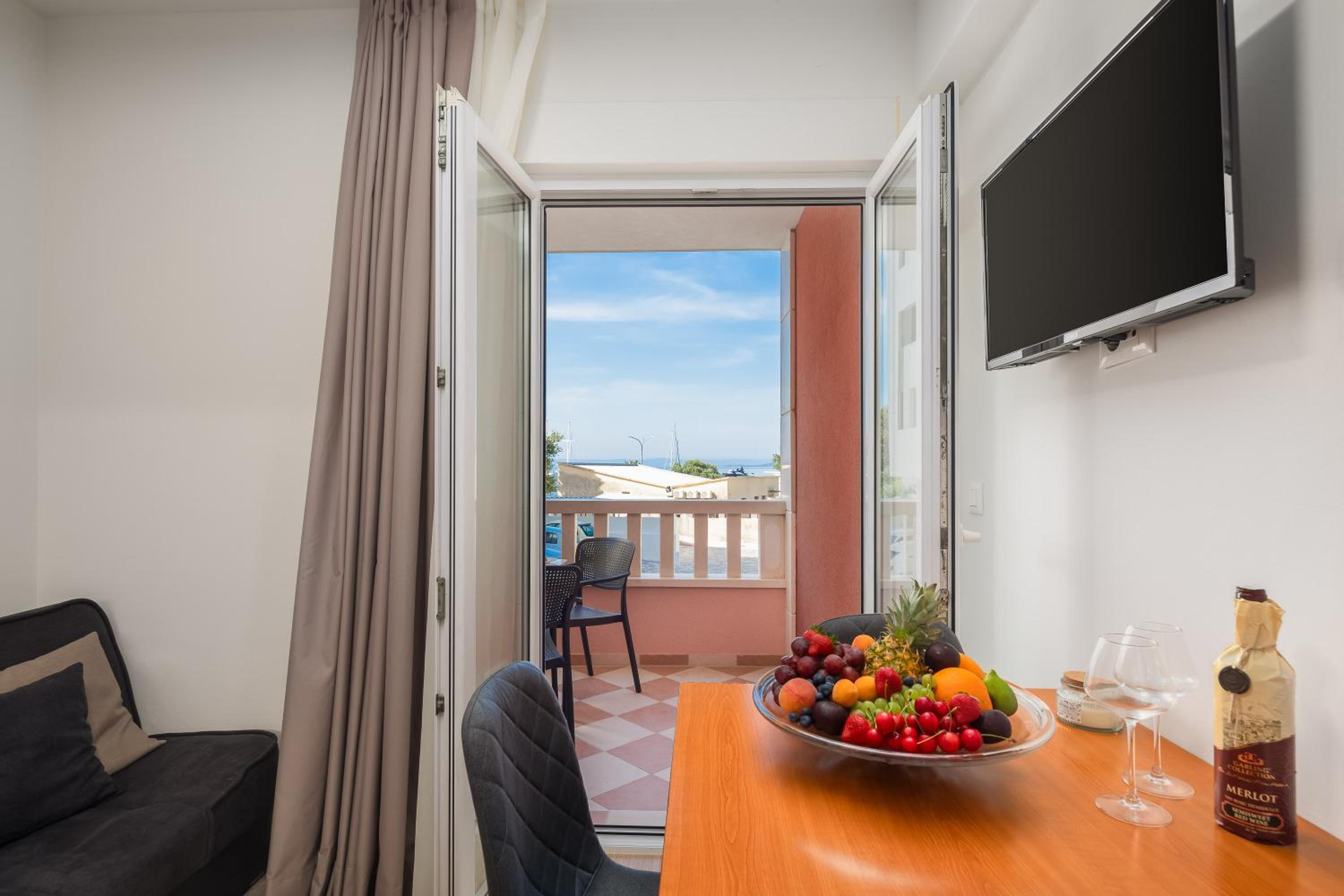 Apartments Teo - Center with Free Parking view 5