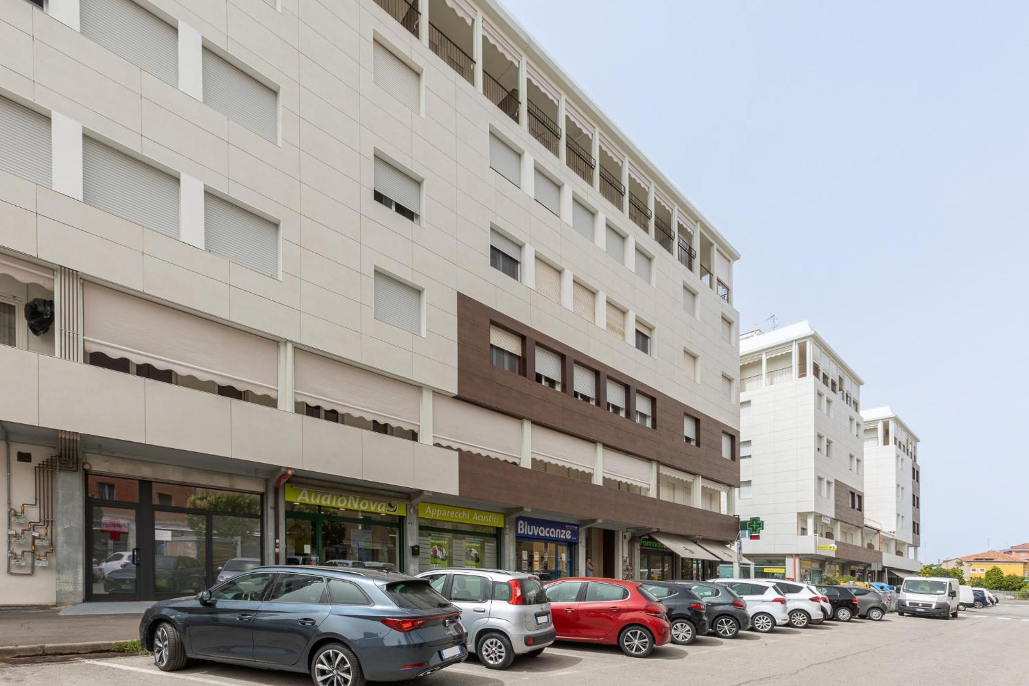 GuestHost - Darsena Luminous & Cozy Apartment view 5
