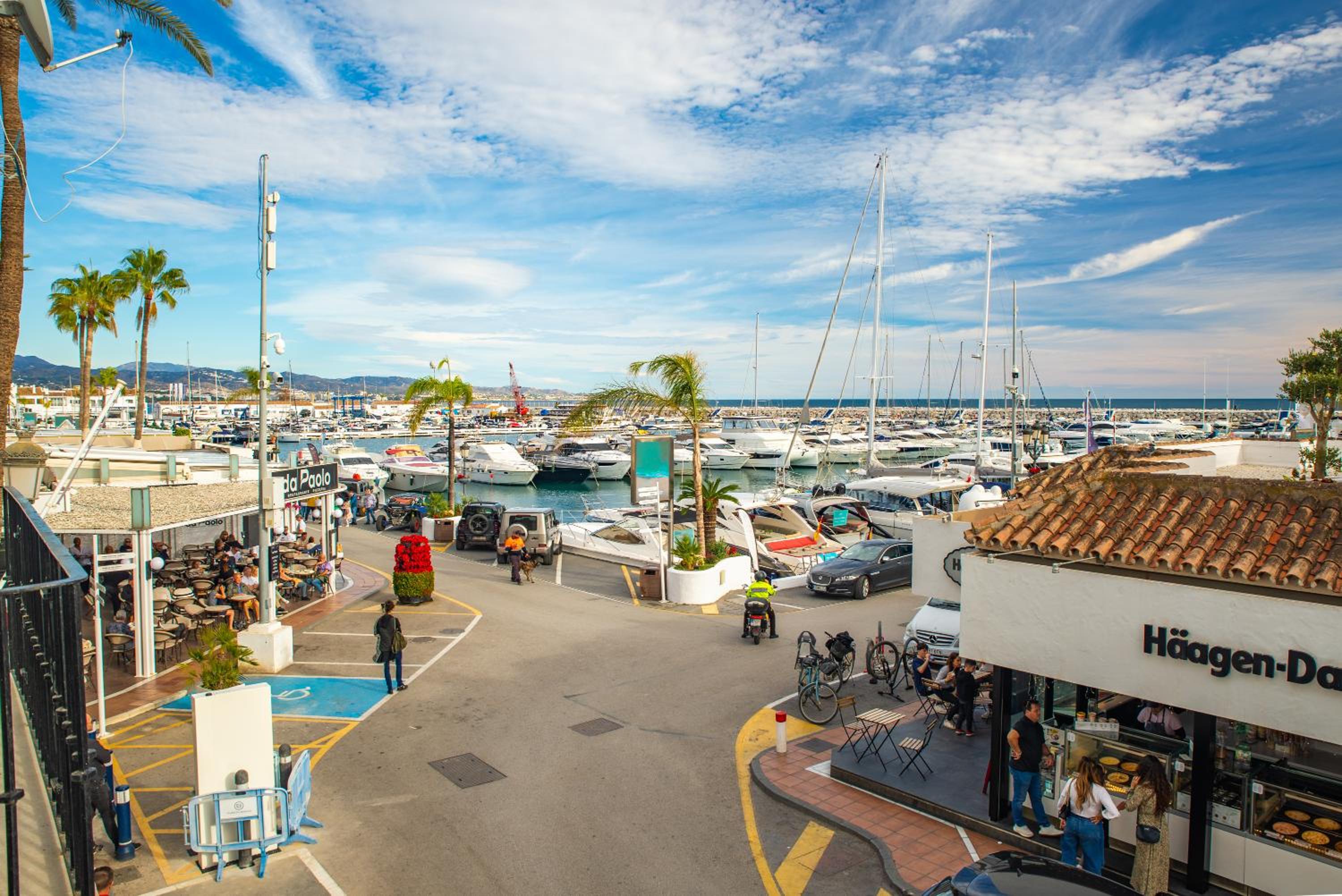 CT 302 - Faro's Puerto Banus Boutique Apartment view 5