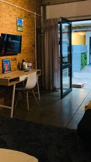 Vibrant Maboneng Studio-Perfect For Exploring Jozi
