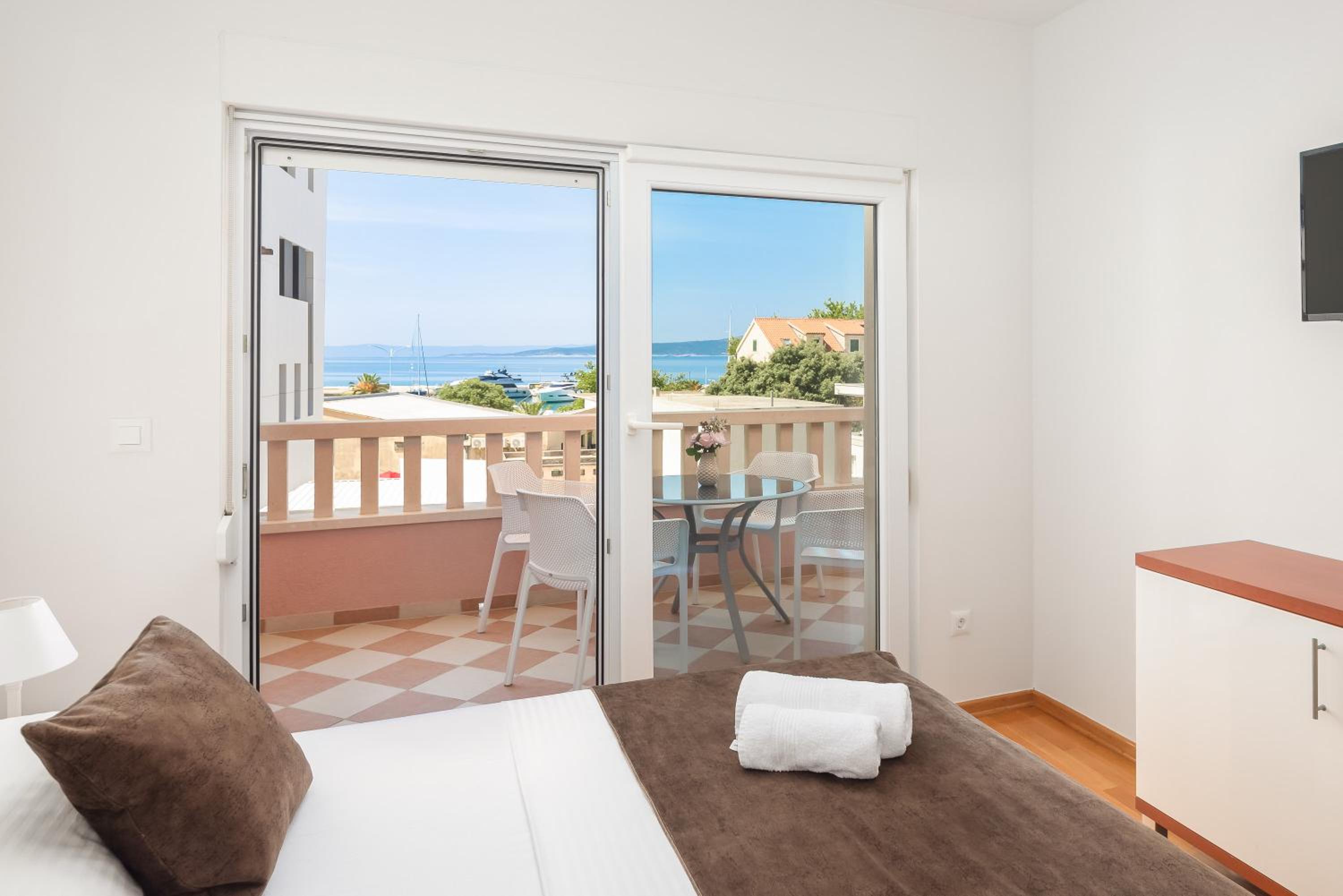Apartments Teo - Center with Free Parking view 4
