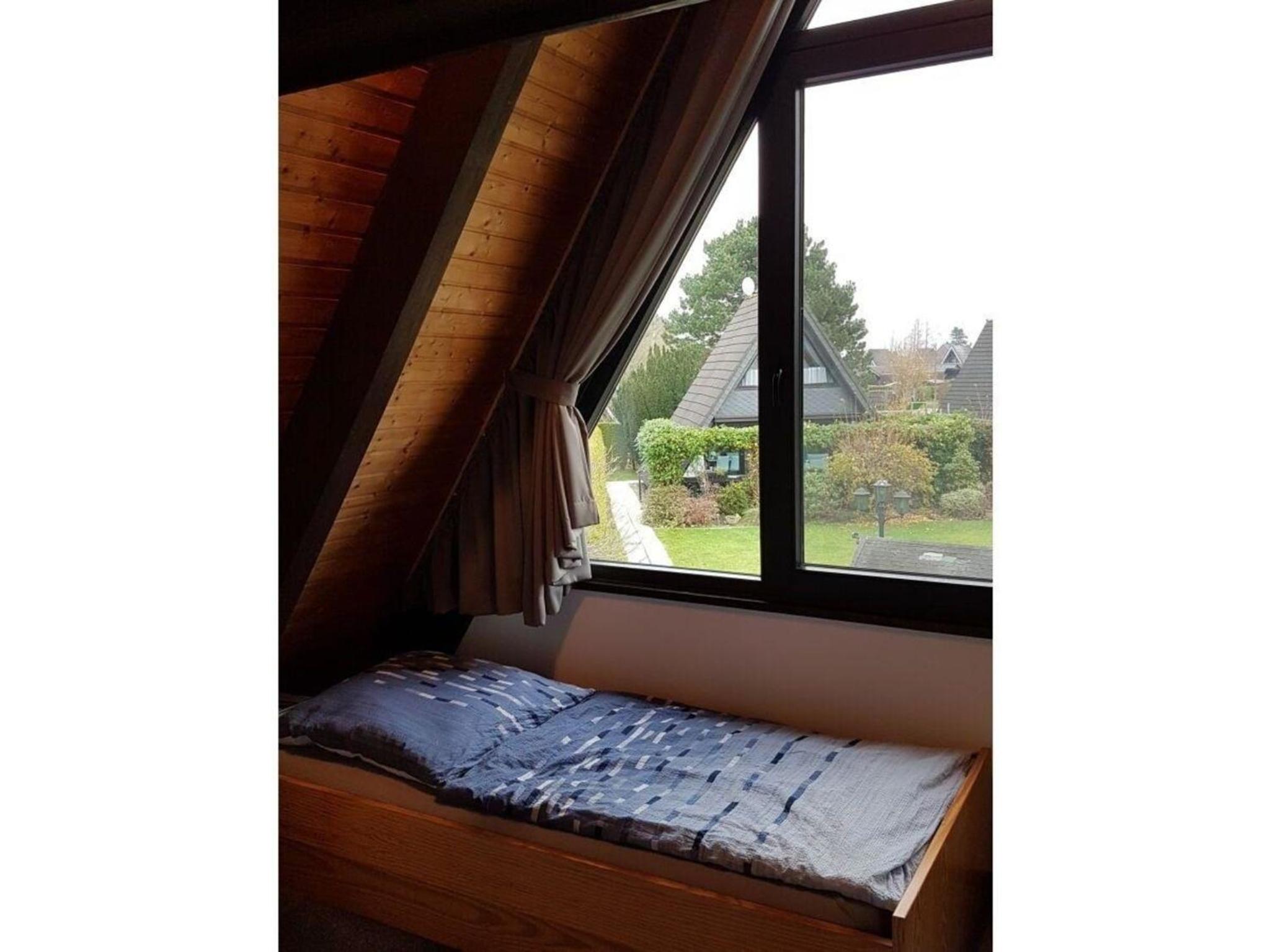Ferienhaus in Fedderwardersiel mit Terrasse und Garten