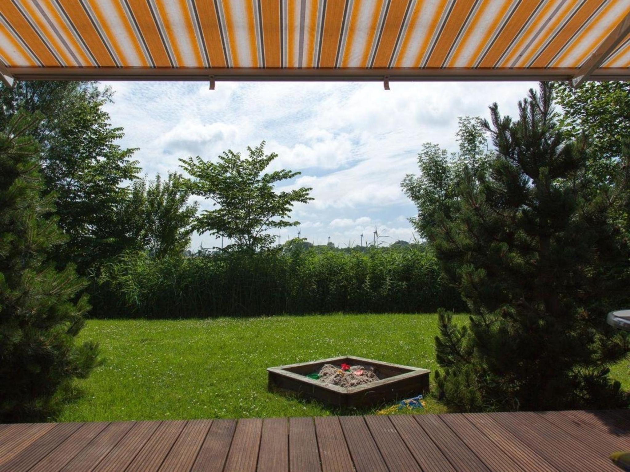 Ferienhaus in Fedderwardersiel mit Terrasse und Garten