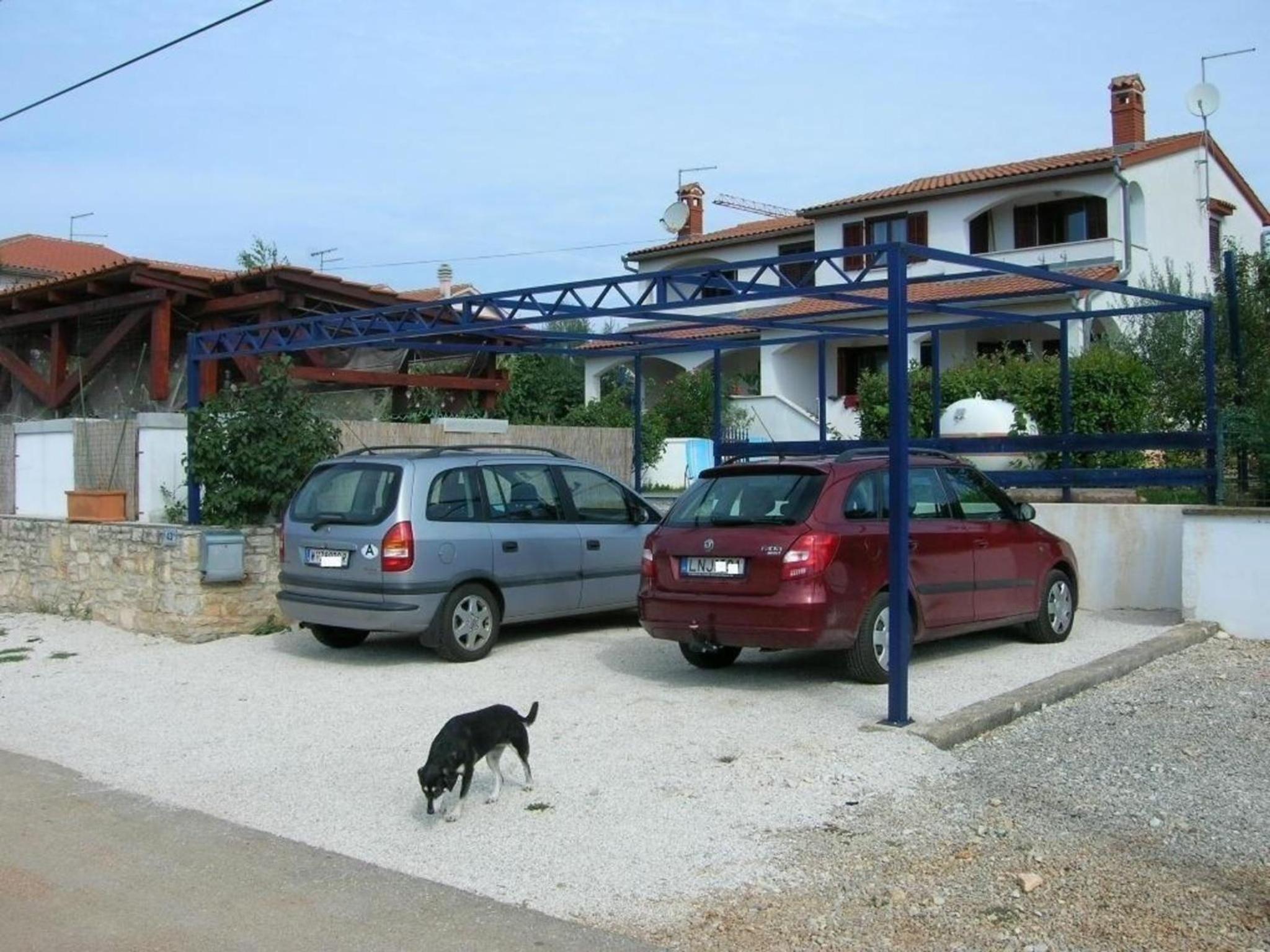 Ferienhaus mit überdachter Terrasse und Pool view 5