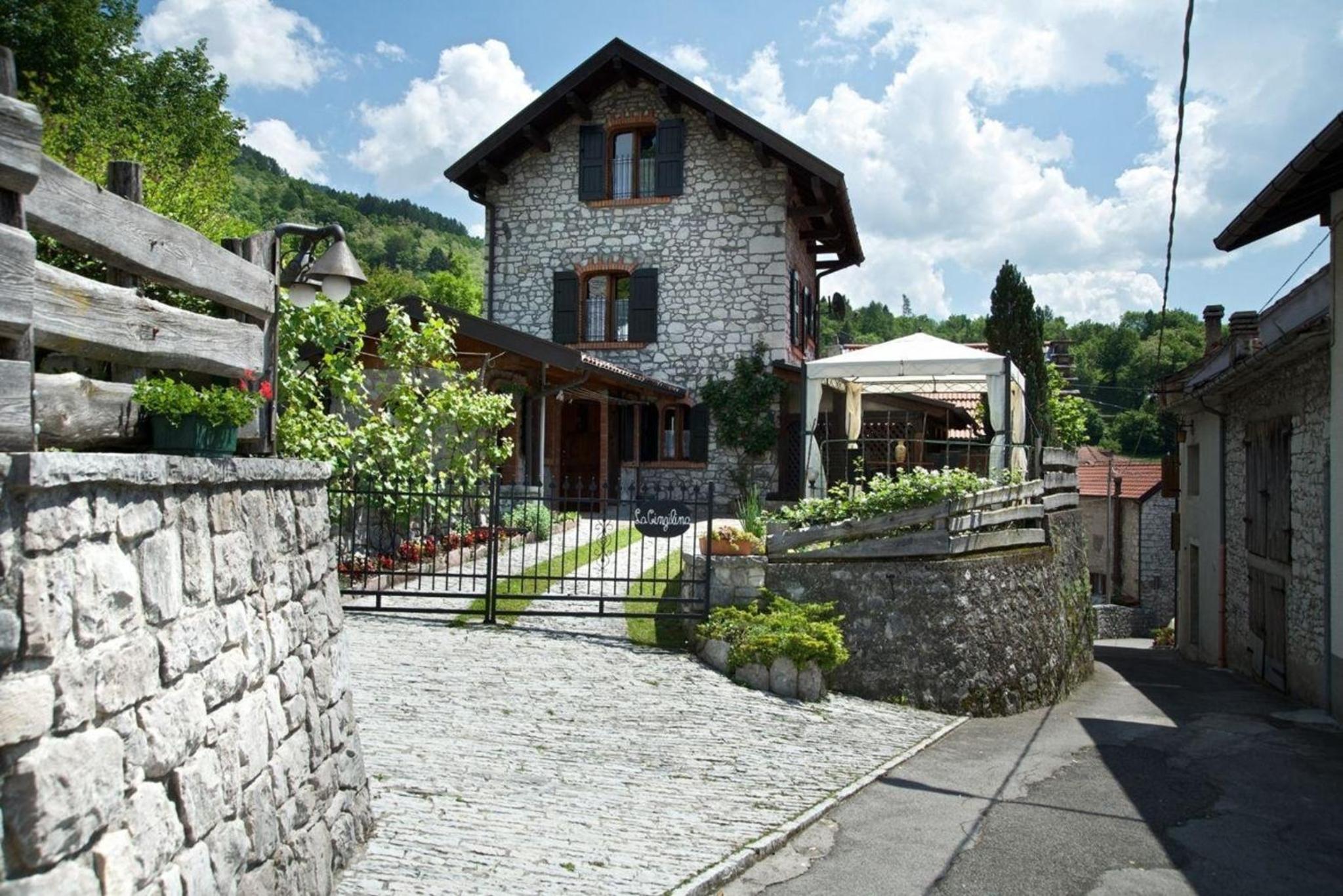 Slow Living Chalet, Historisches Ferienhaus mit Bergblick in den Dolomiten, Casa Gingelina view 4