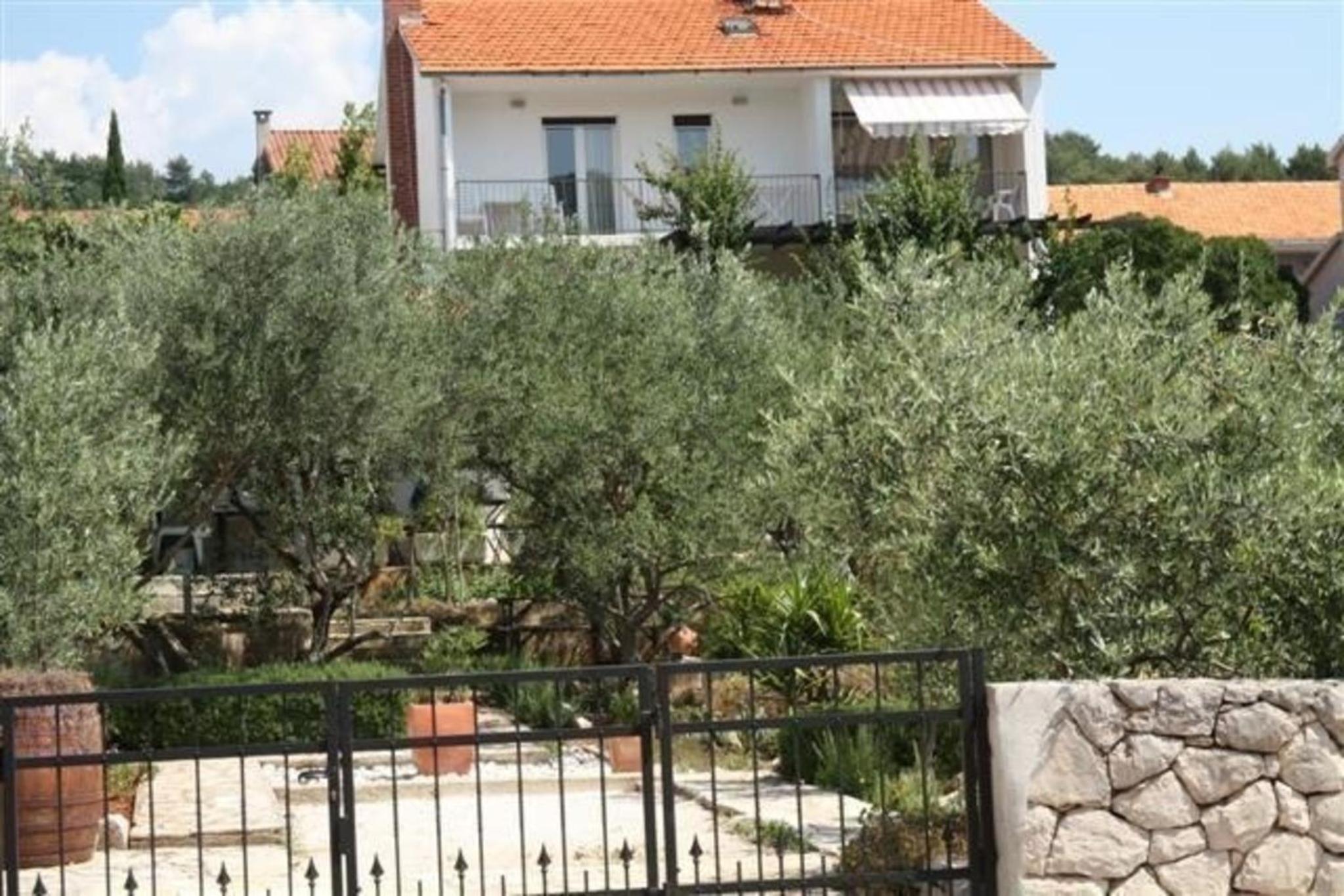 Ferienwohnung Tihana Mit Mediterranem Garten view 2