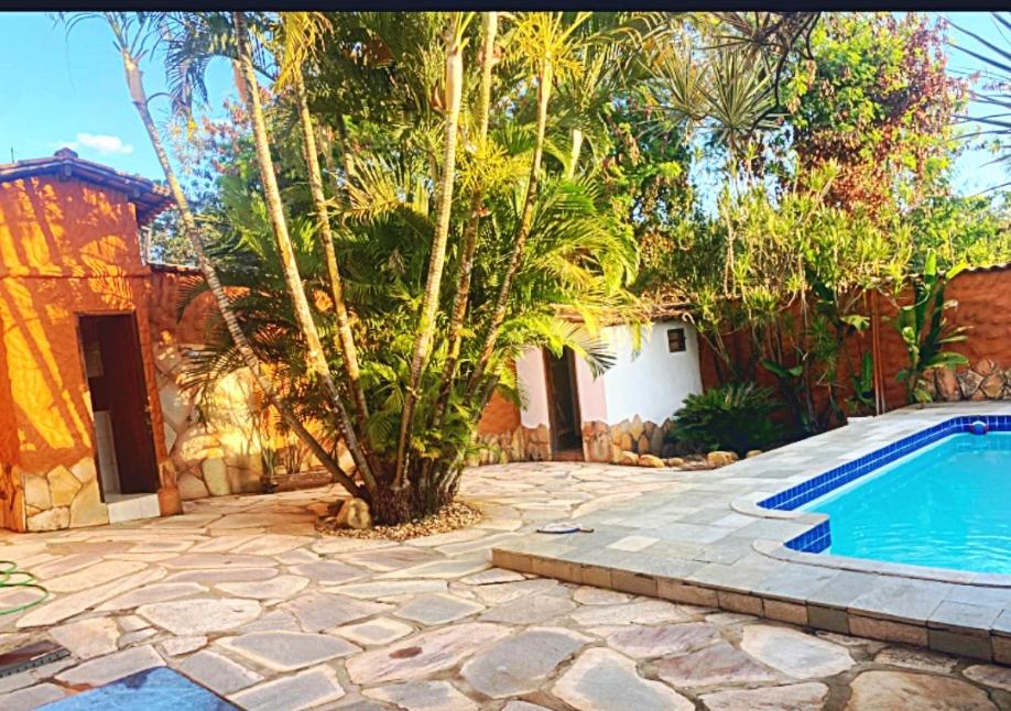 No Centro Piscina Aquecida 3 Qtos Área de Lazer Cozinha e Churrasqueira