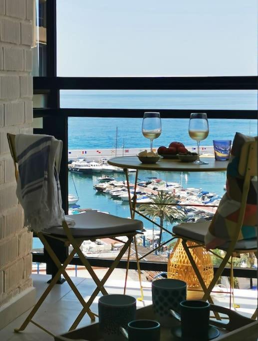 Charming Sea View Hideaway at Marbella's Marina