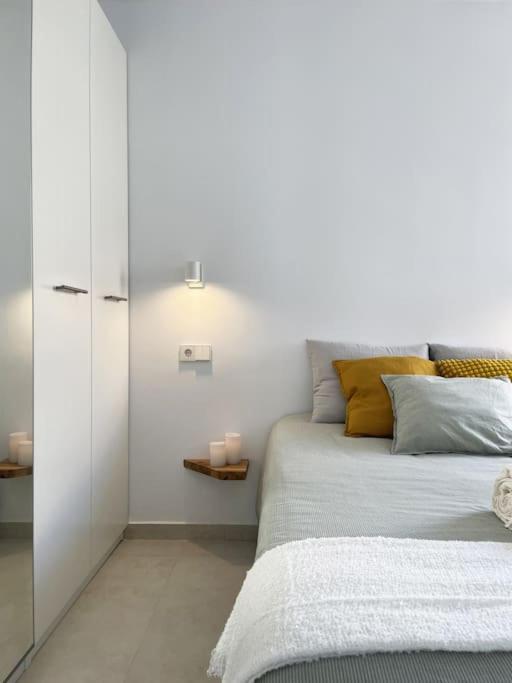 Charming Sea View Hideaway at Marbella's Marina