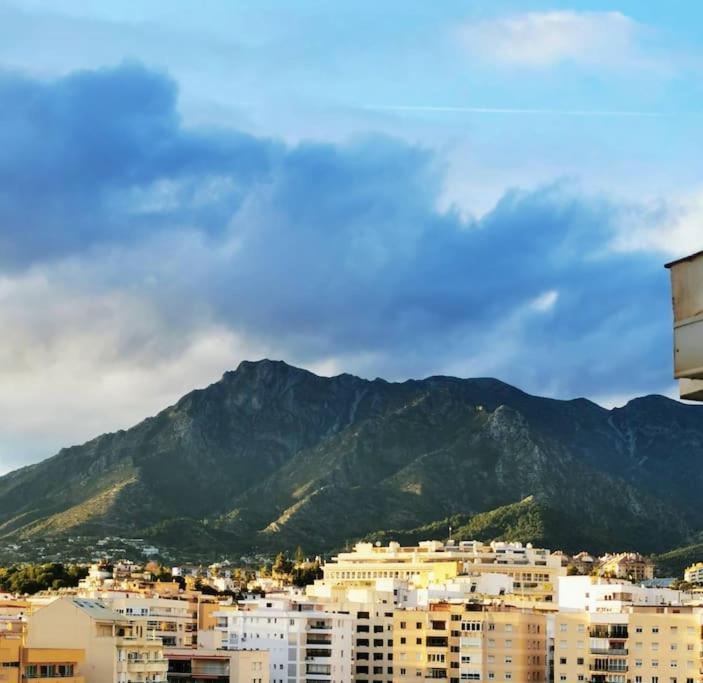 Charming Sea View Hideaway at Marbella's Marina