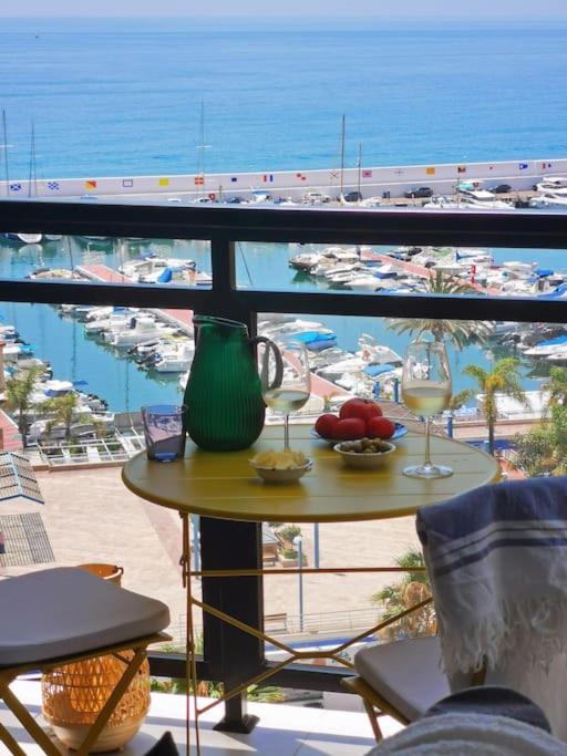 Charming Sea View Hideaway at Marbella's Marina