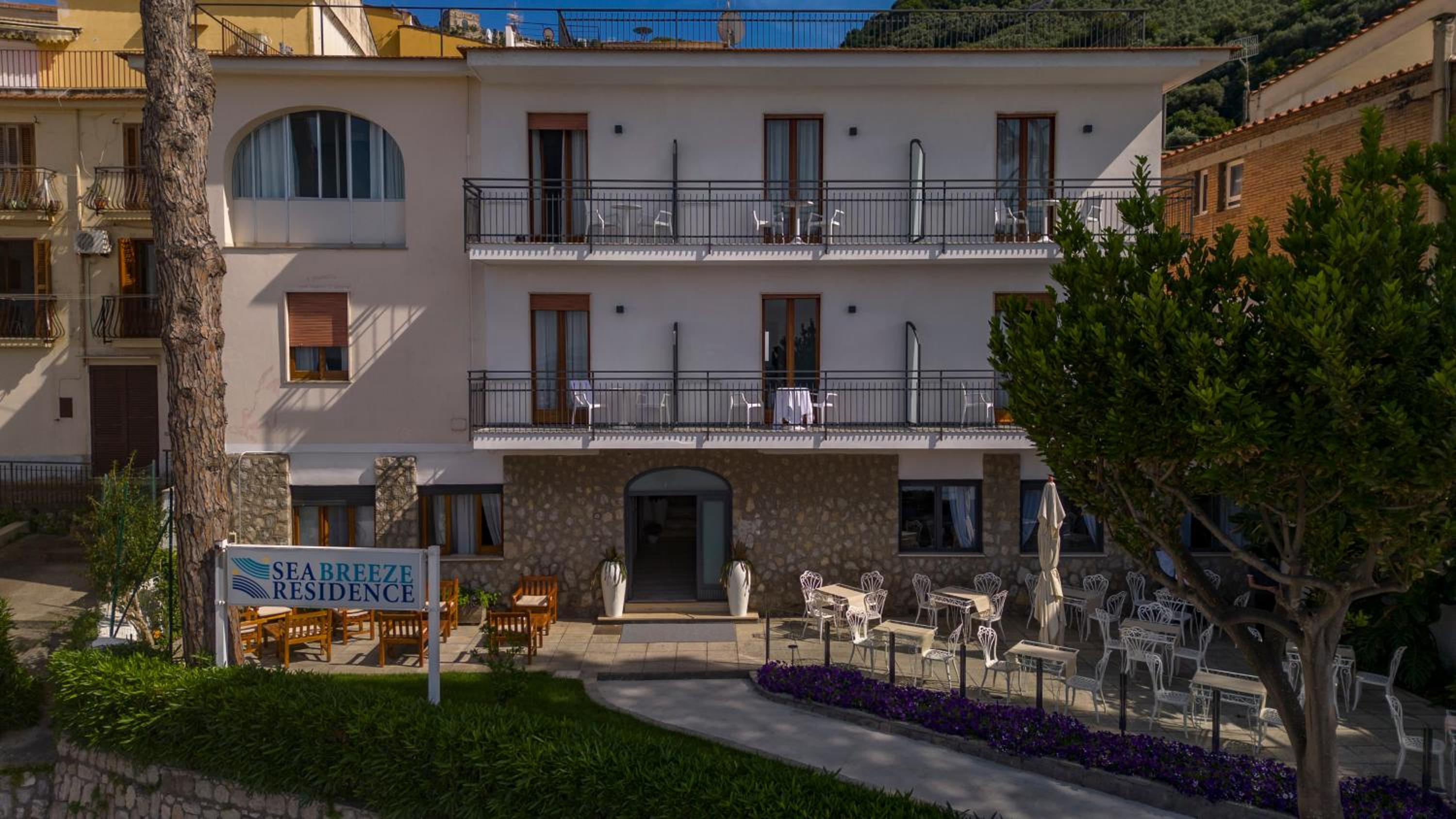 Sea Breeze Residence