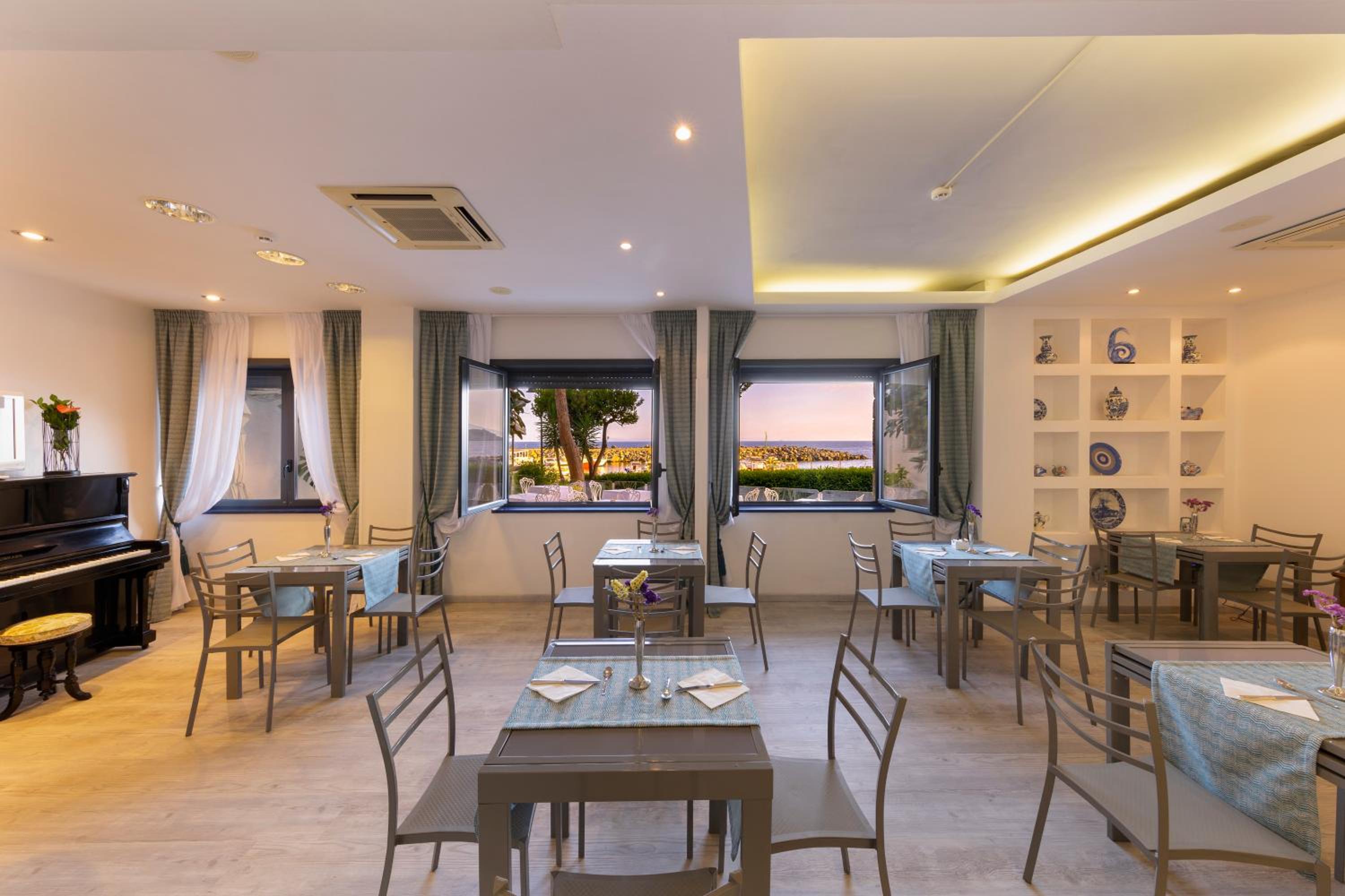 Sea Breeze Residence