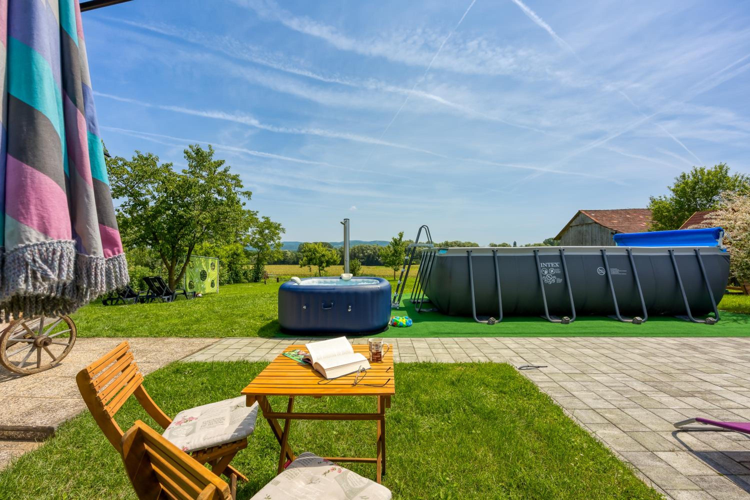 Kolpa reka "Merina hiša", bazen, savna view 4