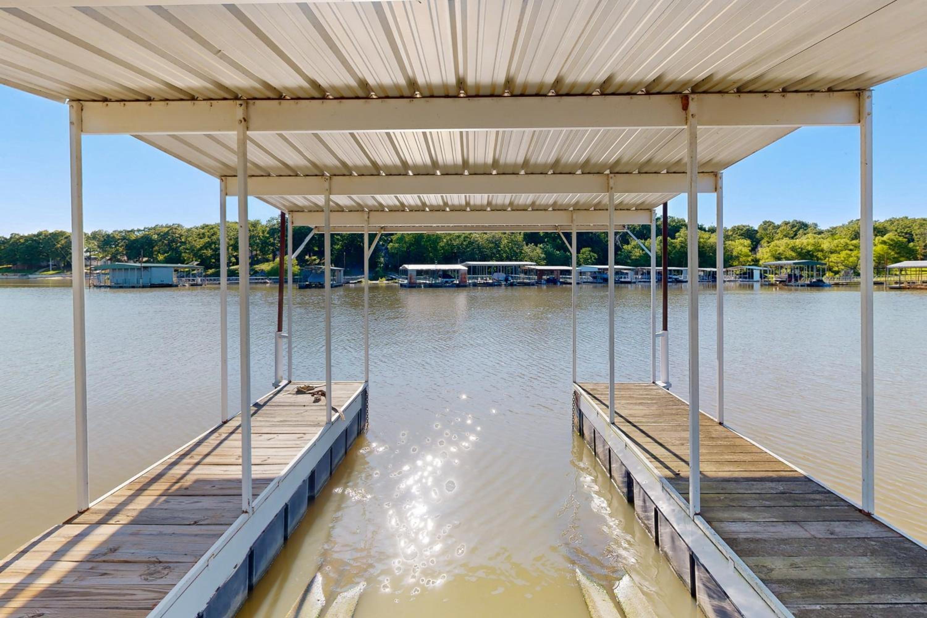 Unwind By the Water! Family Lake House in Eufala