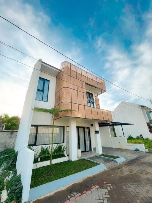 Villa Kamar Tamu Maleha