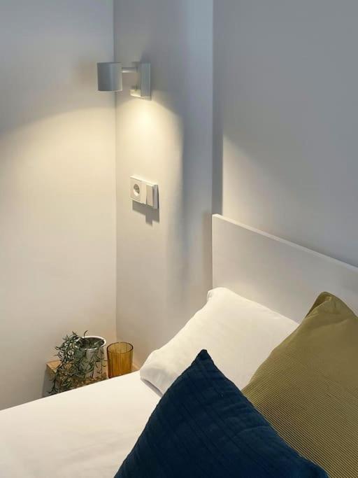 Stylish Modern Apt Unbeatable Location