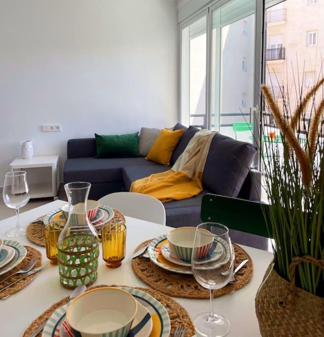 Stylish Modern Apt Unbeatable Location