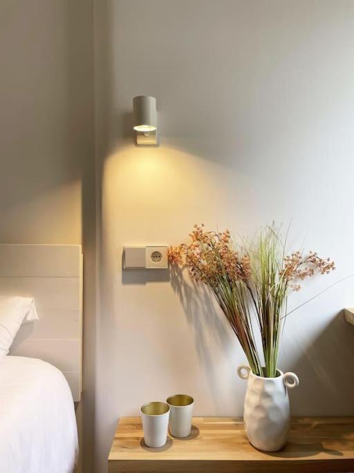 Stylish Modern Apt Unbeatable Location