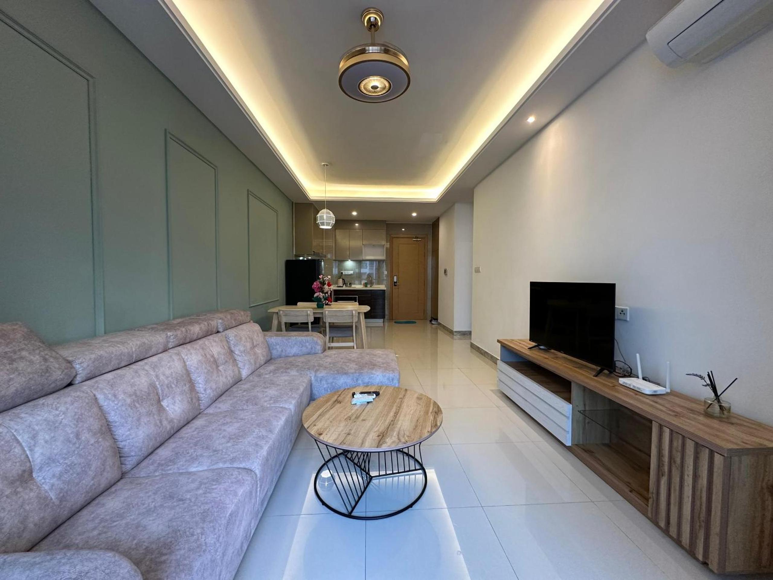 R&F 2 Bedroom 4 Pax High Floor Netflix WiFi