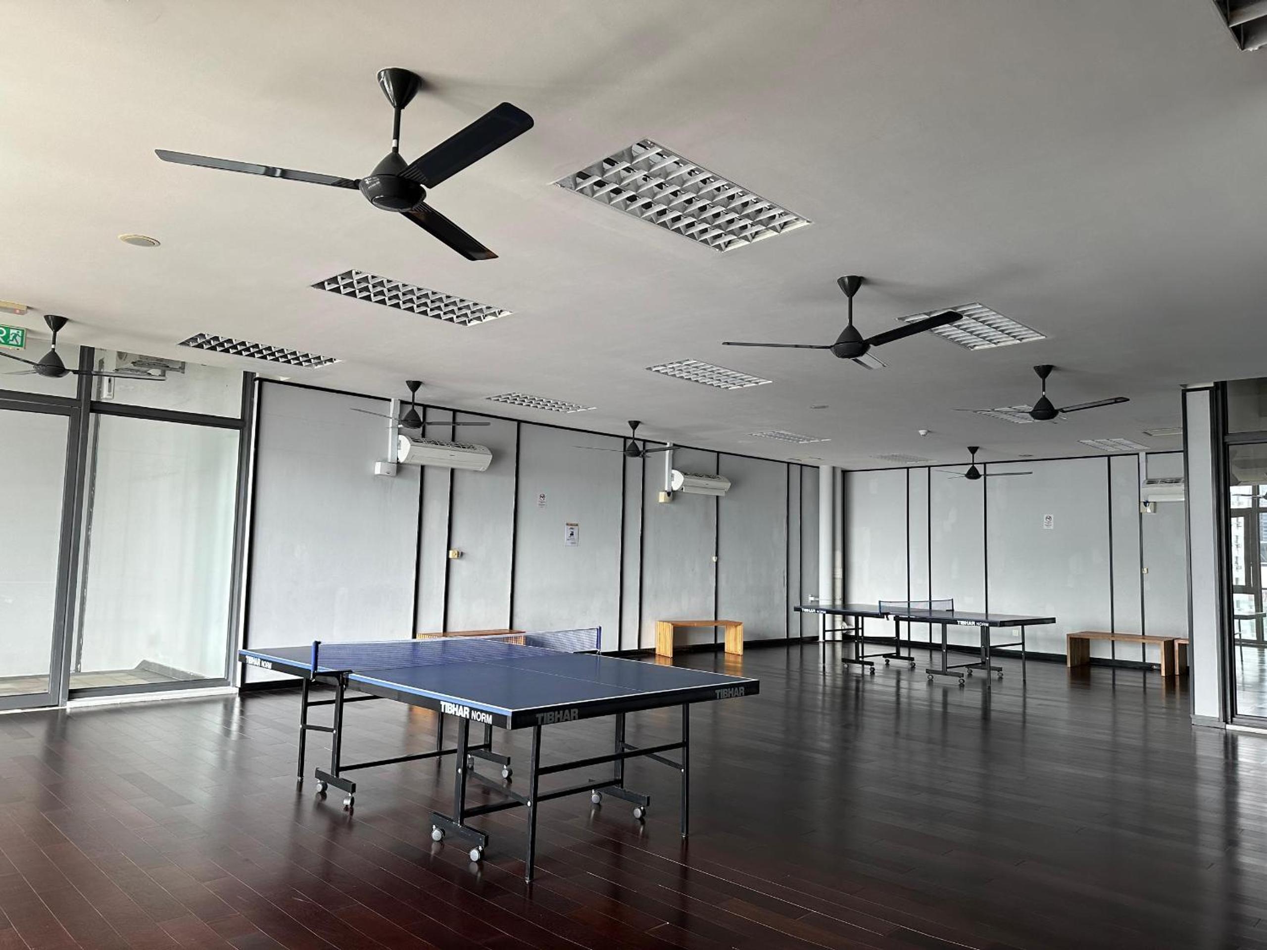 R&F 2 Bedroom 4 Pax High Floor Netflix WiFi
