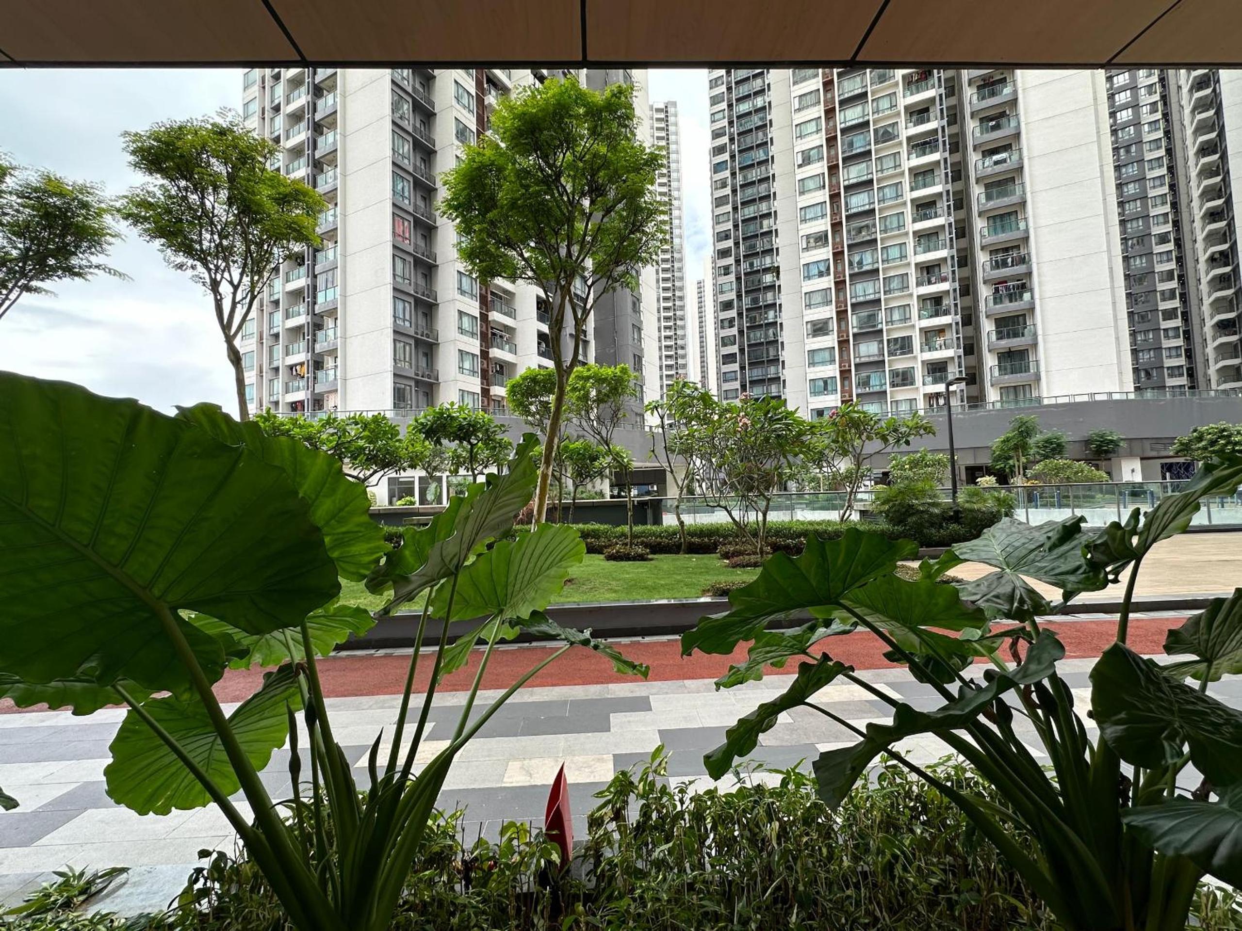 R&F 2 Bedroom 4 Pax High Floor Netflix WiFi