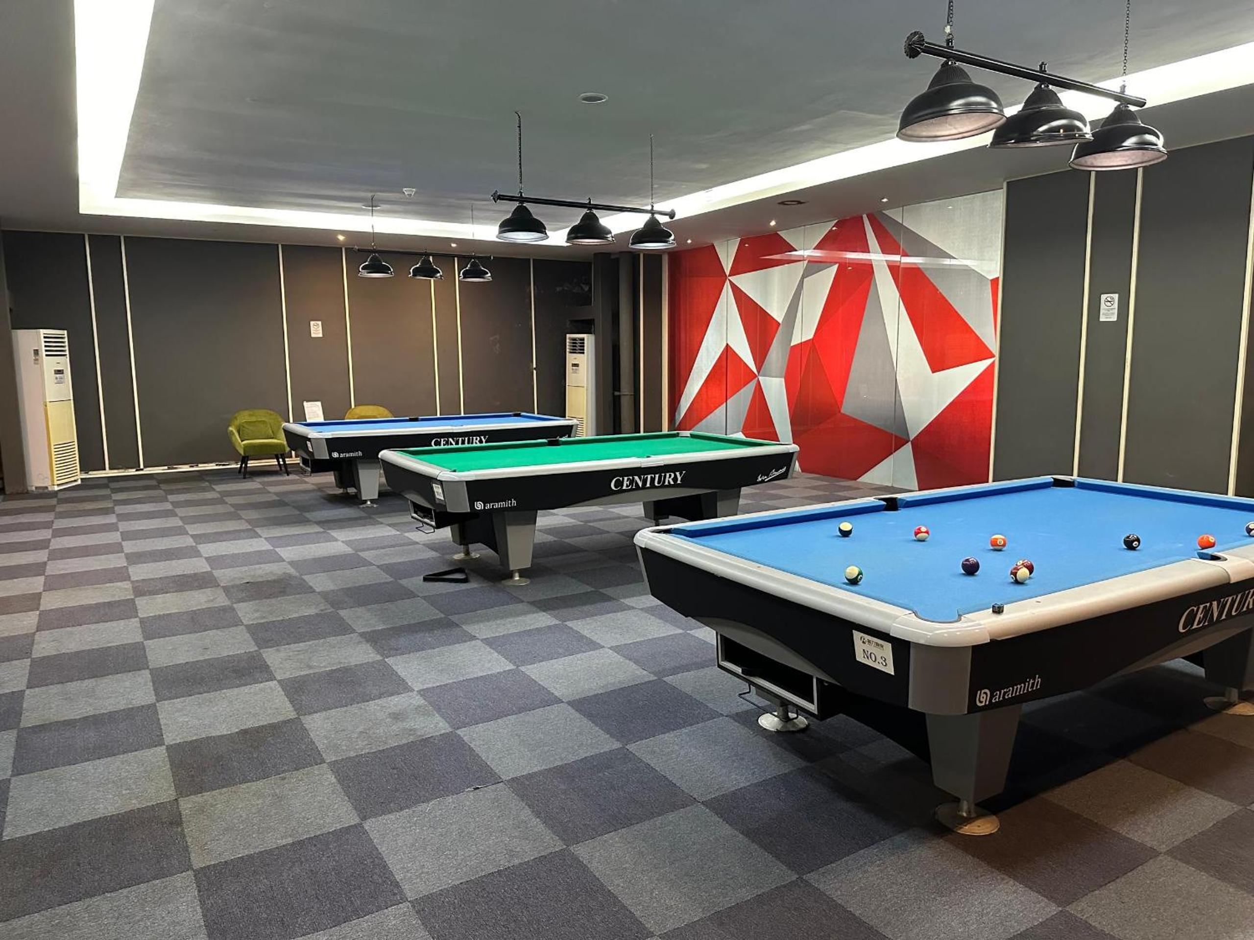R&F 2 Bedroom 4 Pax High Floor Netflix WiFi