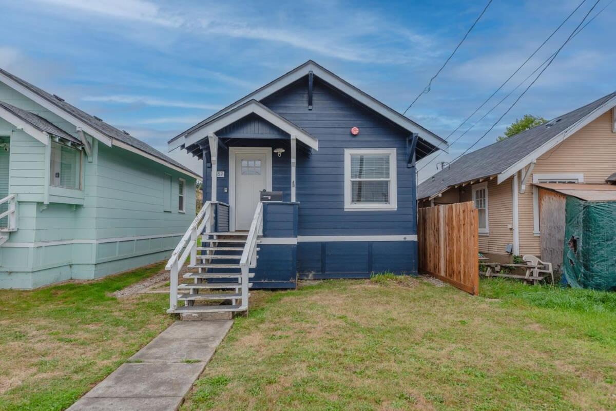 #StayInMyDistrict Coos Bay Indigo Cottage