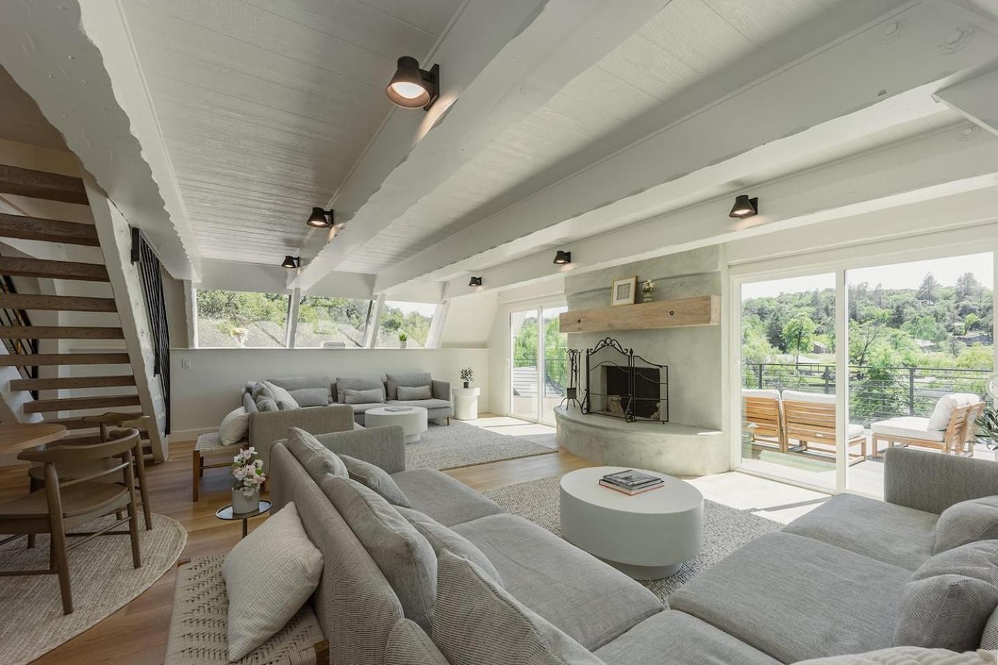 Lakefront Cottage at Lakewood
