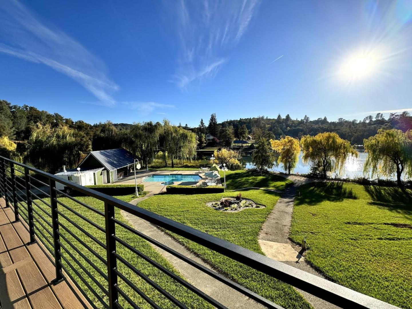Lakefront Cottage at Lakewood