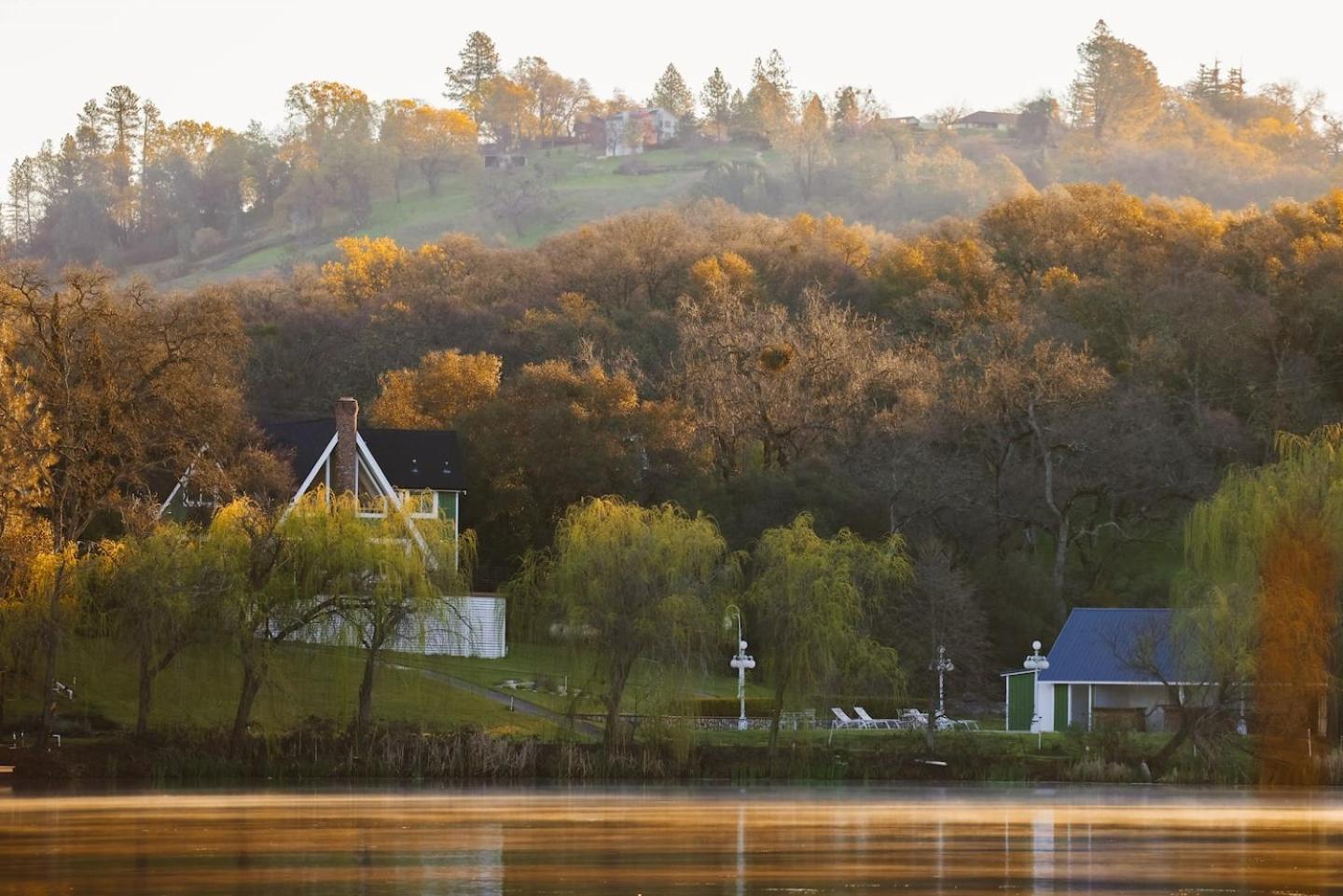 Lakefront Cottage at Lakewood