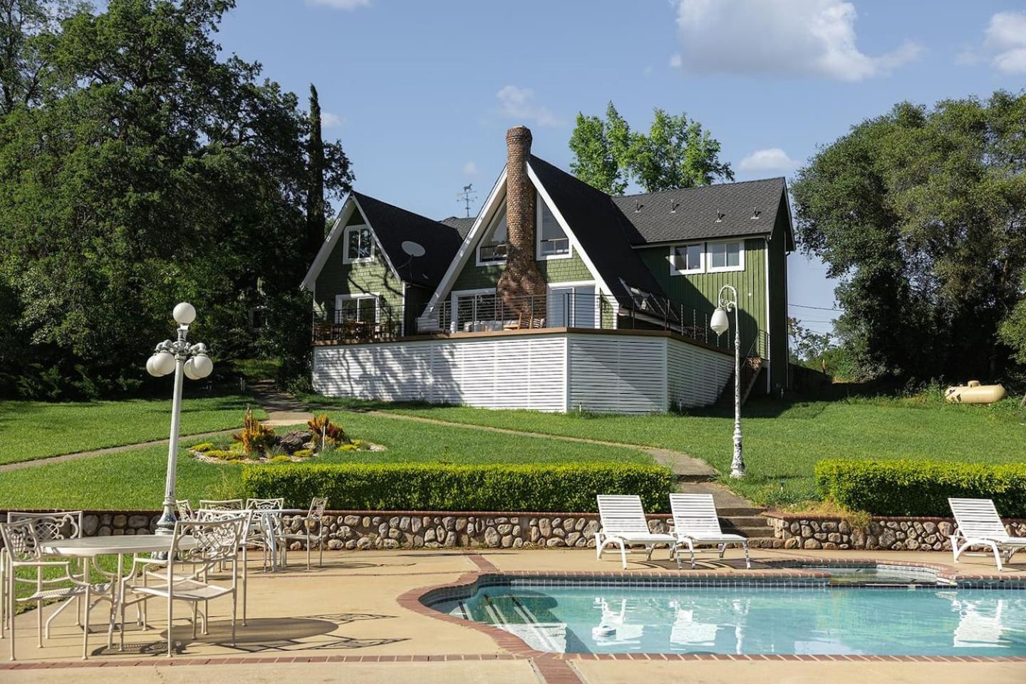 Lakefront Cottage at Lakewood