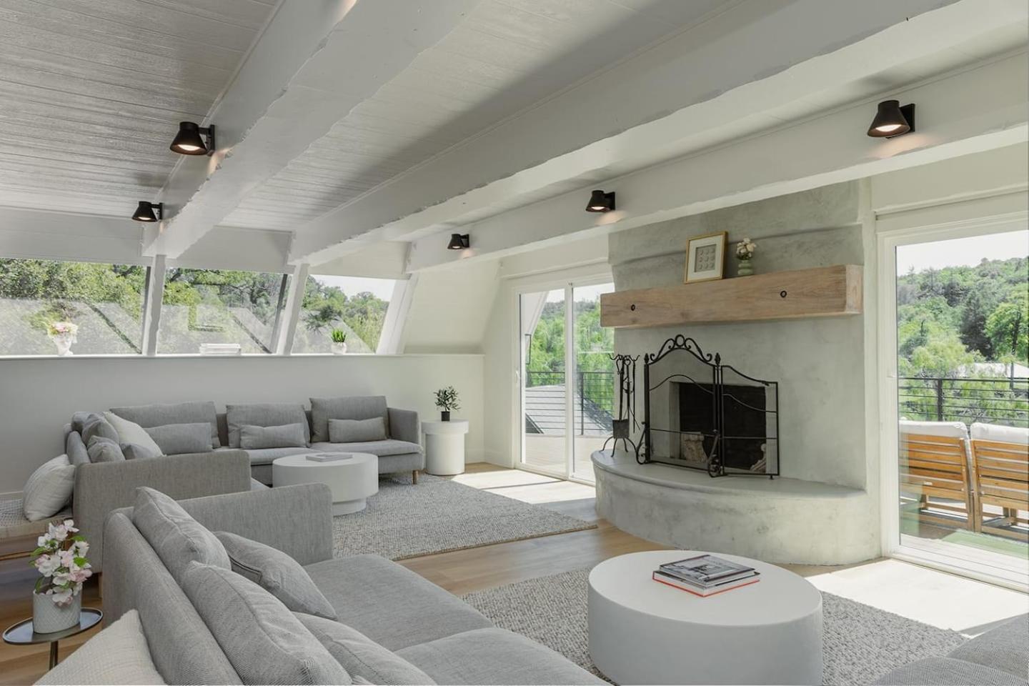 Lakefront Cottage at Lakewood