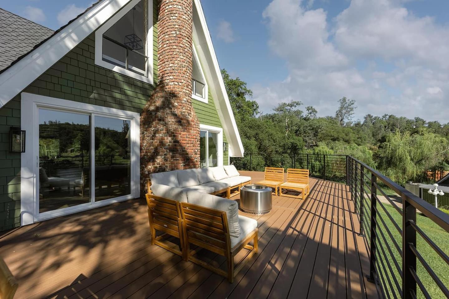 Lakefront Cottage at Lakewood