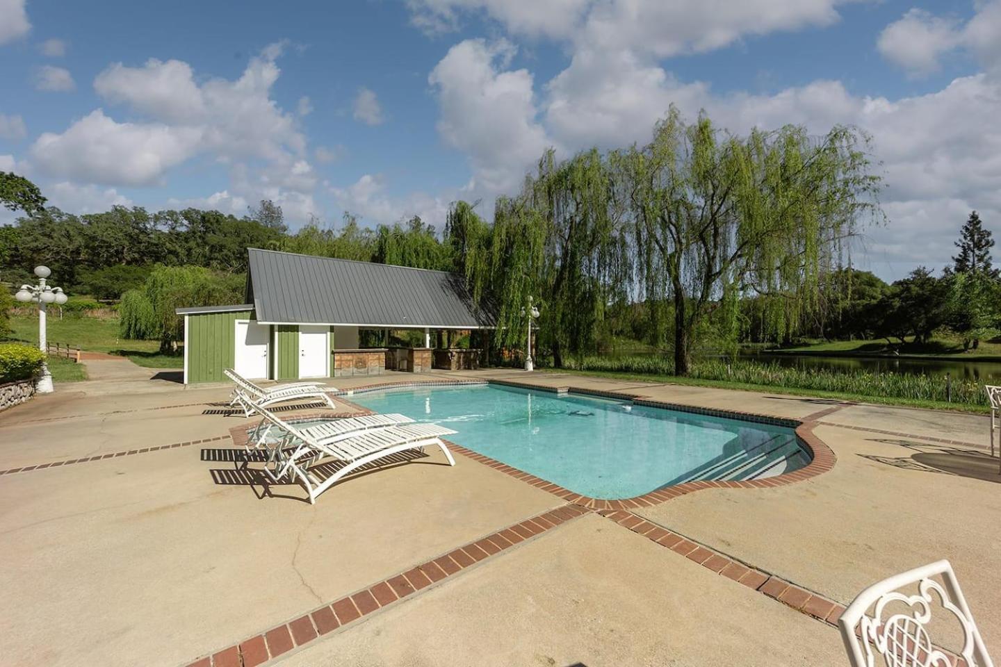 Lakefront Cottage at Lakewood
