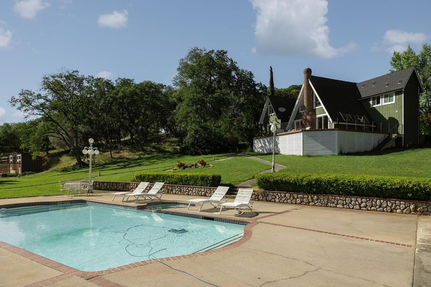 Lakefront Cottage at Lakewood