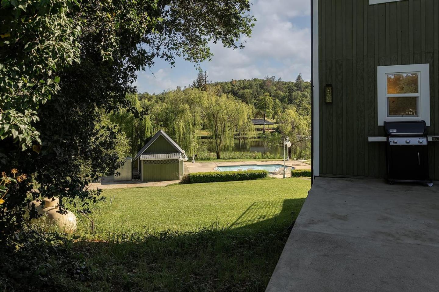 Lakefront Cottage at Lakewood