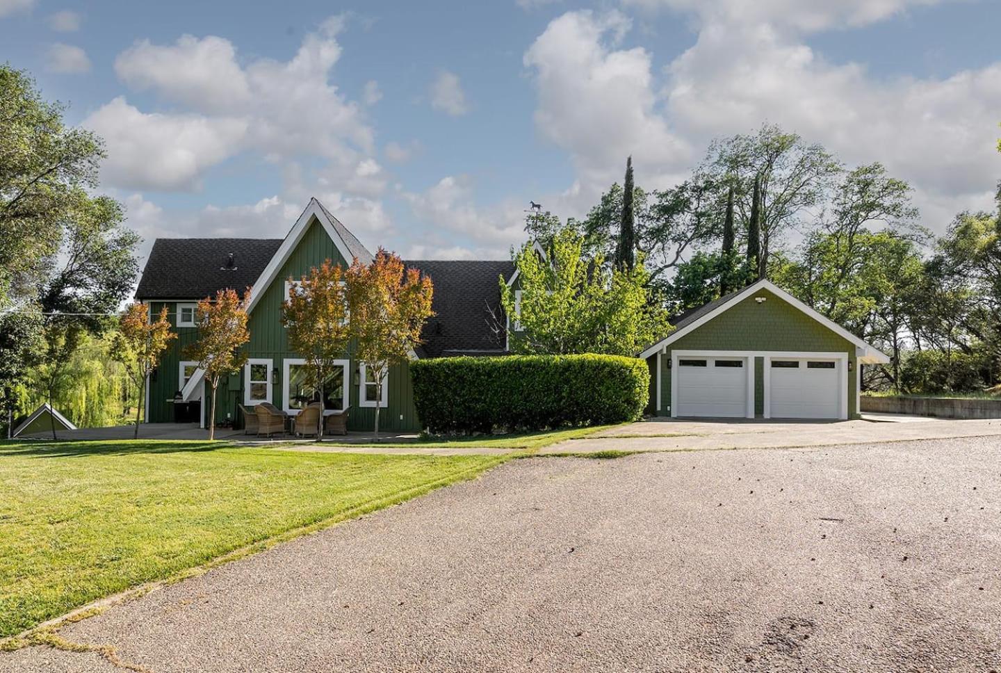 Lakefront Cottage at Lakewood