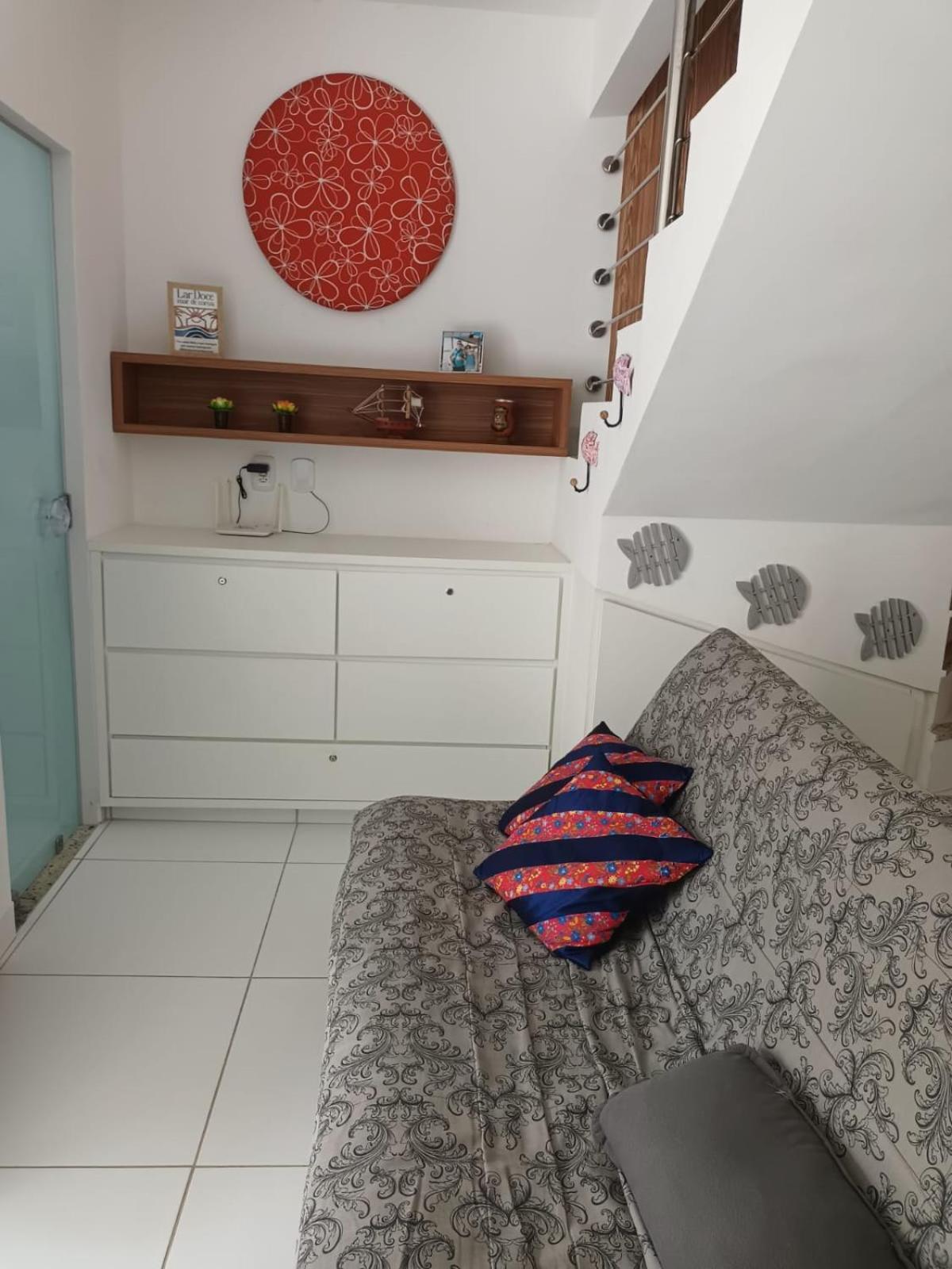 Casa para temporada 50m da praia em Condomínio 2 Suítes Ar Wi-Fi Rápida Ideal para Família