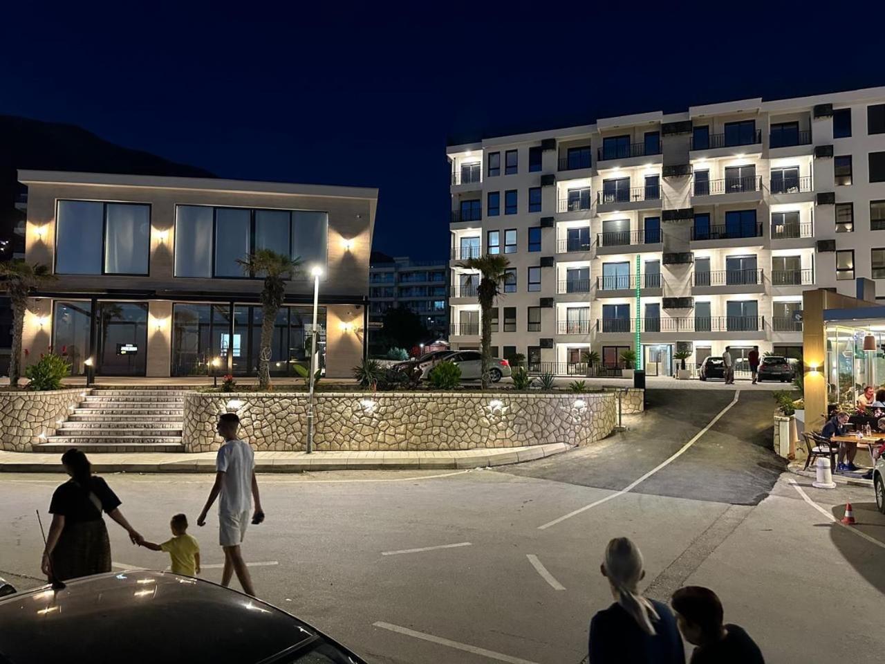 Rosa Apartments