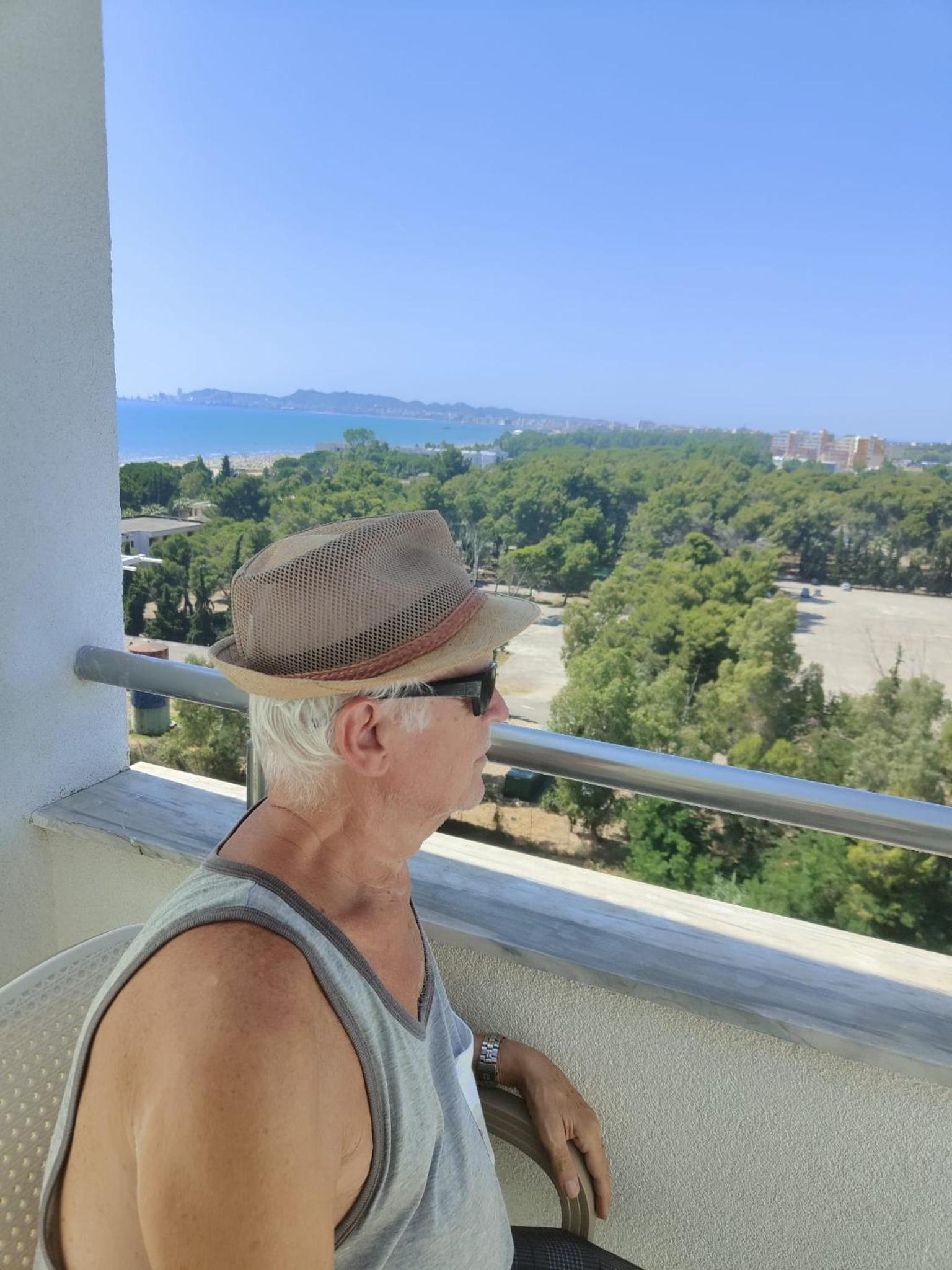 Penthouse d'exception avec Rooftop vue mer et colline 3 chambres sur 2 étages 100m de la plage