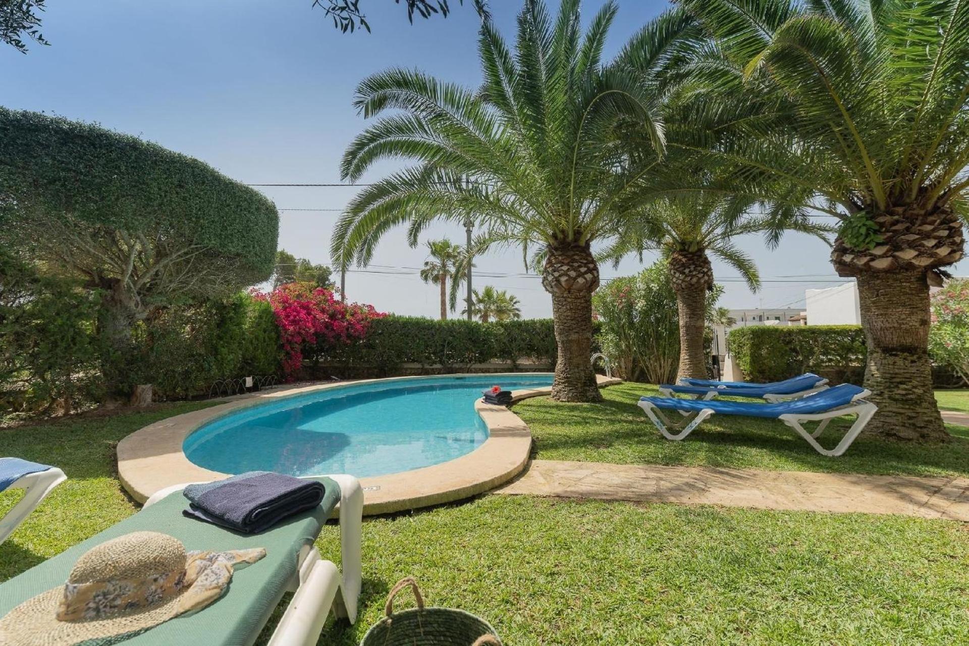Villa mit privatem Pool, strandnah