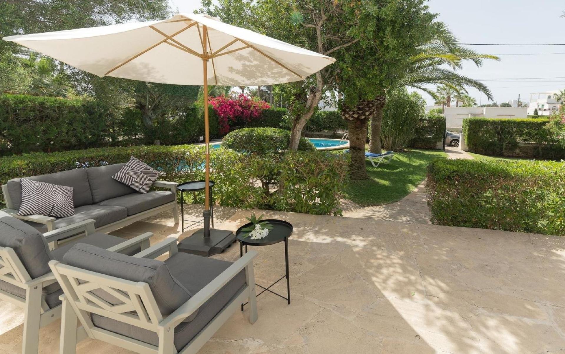 Villa mit privatem Pool, strandnah