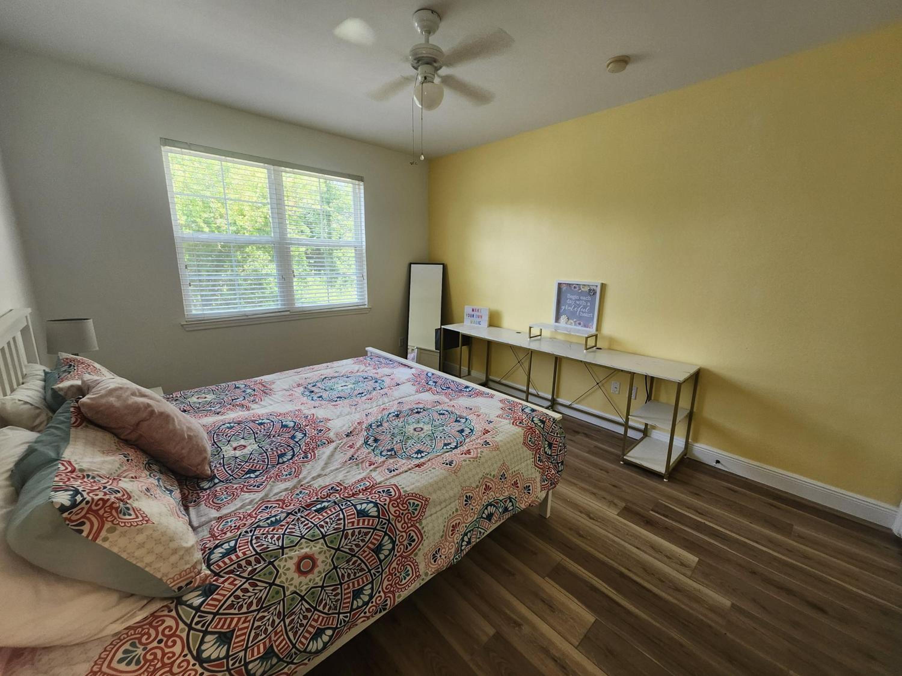 Runaway Beach Club Condo near Disney view 5