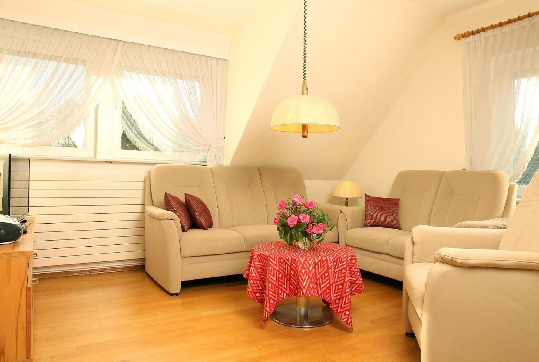 Komfortable Ferienwohnung Mit Großem Balkon