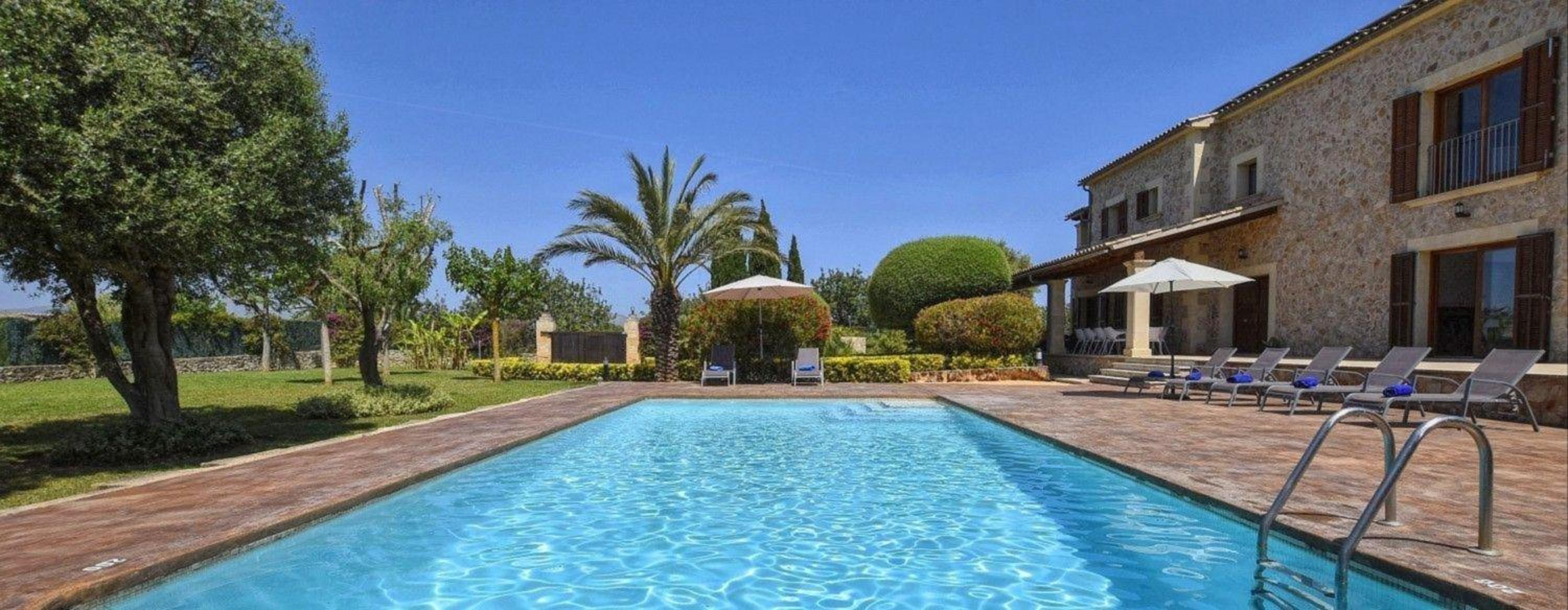Atemberaubende Villa mit Pool und Panoramablick in unmittelbarer Nähe von Alcudia und dem Meer